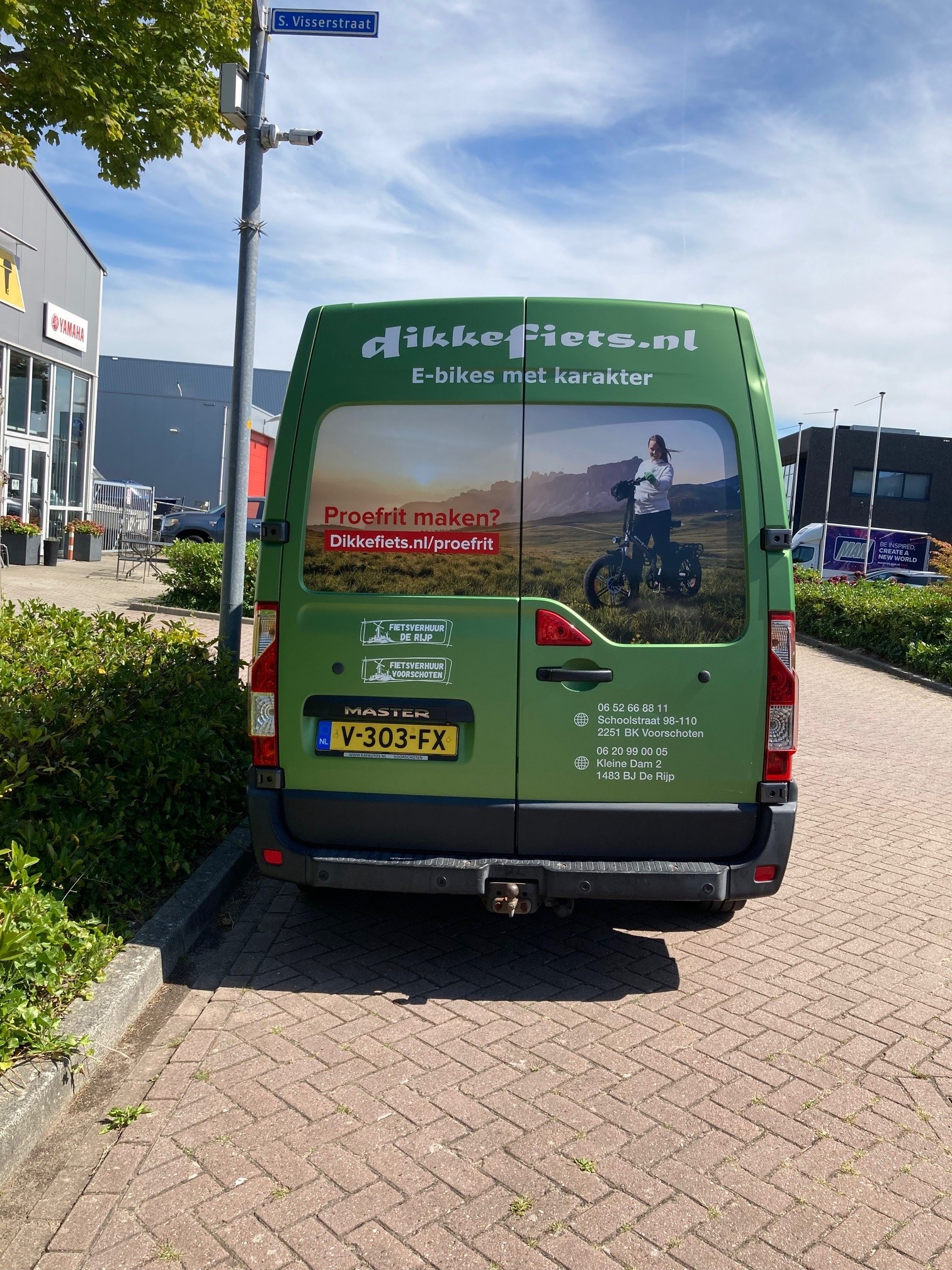 Green mobility center back